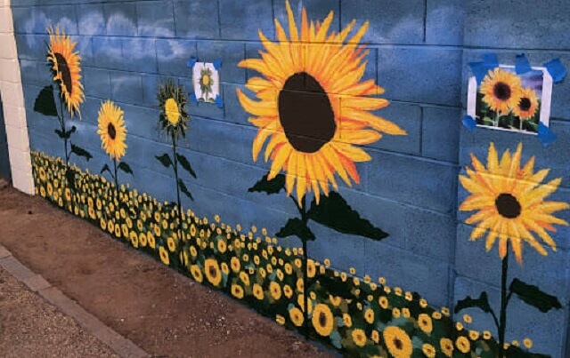 vẽ tranh tường hoa hướng dương